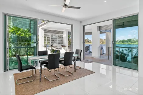 Property photo of 6078 Lugano Drive Hope Island QLD 4212