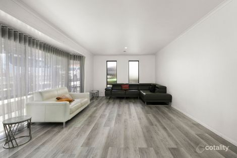 Property photo of 11 Aster Close Meadow Heights VIC 3048