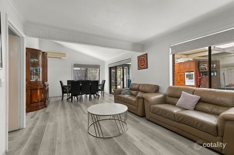 Property photo of 11 Aster Close Meadow Heights VIC 3048