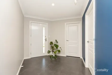 Property photo of 16 Reginald Drive Kootingal NSW 2352