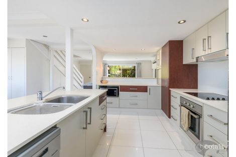 Property photo of 32/81 Olsen Avenue Labrador QLD 4215