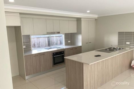 Property photo of 8 Village Boulevard Pimpama QLD 4209