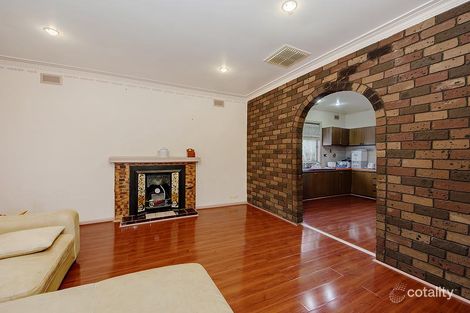 Property photo of 33 Douglas Avenue St Albans VIC 3021