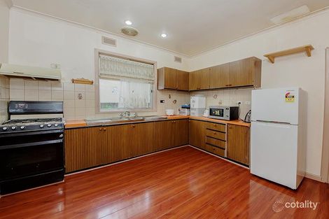 Property photo of 33 Douglas Avenue St Albans VIC 3021