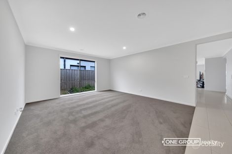 Property photo of 4 Janoli Street Mickleham VIC 3064
