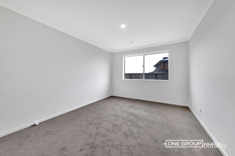 Property photo of 4 Janoli Street Mickleham VIC 3064