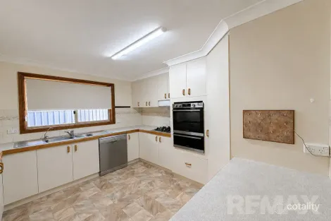 Property photo of 3/12 Bourkelands Drive Bourkelands NSW 2650