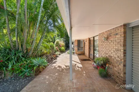 Property photo of 10 Islandview Street Barellan Point QLD 4306