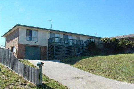 26 Uplands Ave, Lakes Entrance, VIC 3909