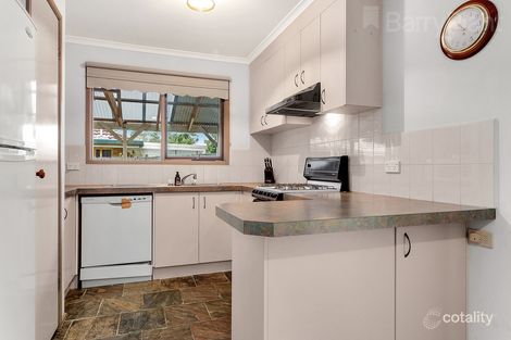 Property photo of 3 Tallara Square Berwick VIC 3806