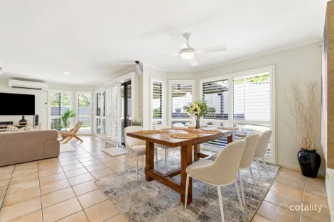 Property photo of 70 Coventry Circuit Carindale QLD 4152