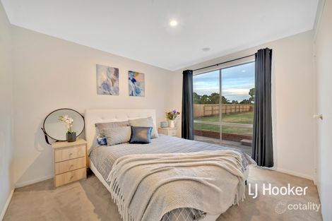 Property photo of 13 Borrowdale Court Cranbourne West VIC 3977