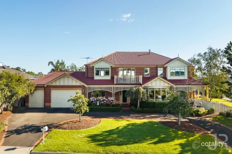 Property photo of 22 Holm Park Road Beaconsfield VIC 3807