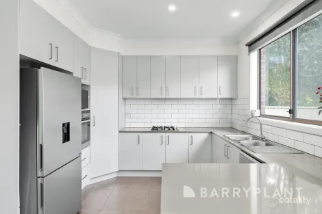 Property photo of 2/76 Marshall Avenue St Albans VIC 3021