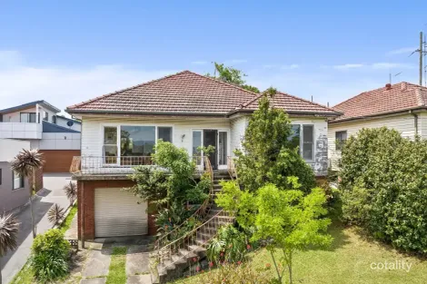 6 Gundarun St, West Wollongong, NSW 2500