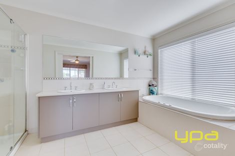 Property photo of 14 Bradman Drive Tarneit VIC 3029