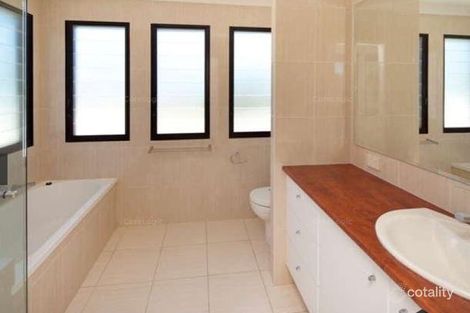 Property photo of 2/11 Tahiti Avenue Palm Beach QLD 4221