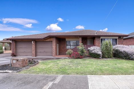 Property photo of 17 Simmington Circuit Greenvale VIC 3059