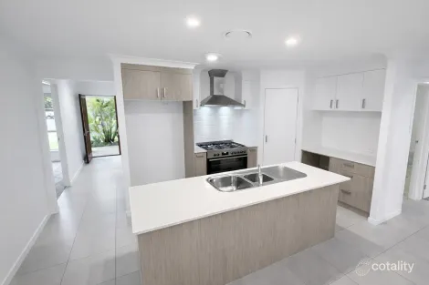 Property photo of 37 Greenhaven Circuit Narangba QLD 4504