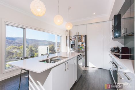 Property photo of 13 Radiata Drive Lindisfarne TAS 7015