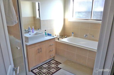 Property photo of 11 Cordyline Grove Craigieburn VIC 3064