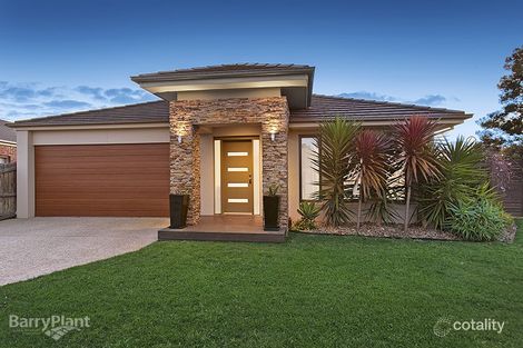 Property photo of 13 Chin Court Berwick VIC 3806