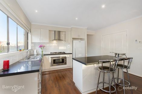 Property photo of 13 Chin Court Berwick VIC 3806