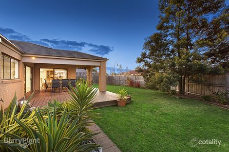 Property photo of 13 Chin Court Berwick VIC 3806