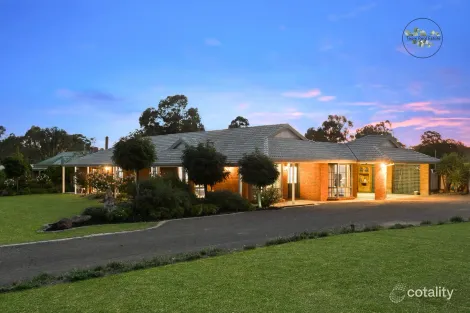 Property photo of 9 Morris Place Strathfieldsaye VIC 3551