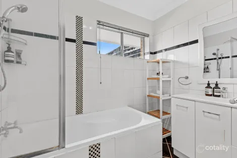 Property photo of 6/108 Cavendish Road Coorparoo QLD 4151