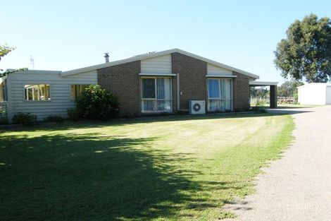 Property photo of 17 McTaggarts Road Eagle Point VIC 3878