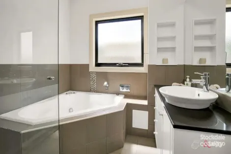 Property photo of 18 Dover Street Sunderland Bay VIC 3922