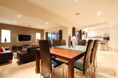 Property photo of 18 Diosma Way Mill Park VIC 3082