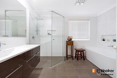 Property photo of 30 Leah Avenue Picnic Point NSW 2213