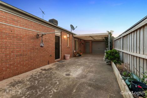 Property photo of 32 Ladybird Crescent Point Cook VIC 3030