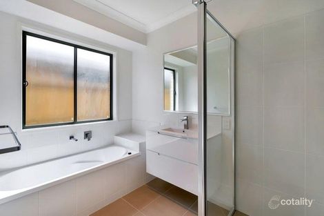Property photo of 11 Hyperno Close Raceview QLD 4305
