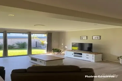 Property photo of 4 Vanstone Way Redland Bay QLD 4165