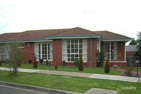 Property photo of 1 Hall Court Berwick VIC 3806