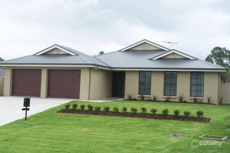 Property photo of 11 Pinnacle Close Bolwarra Heights NSW 2320