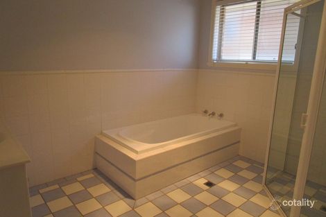 Property photo of 4 Birchgrove Drive Orange NSW 2800