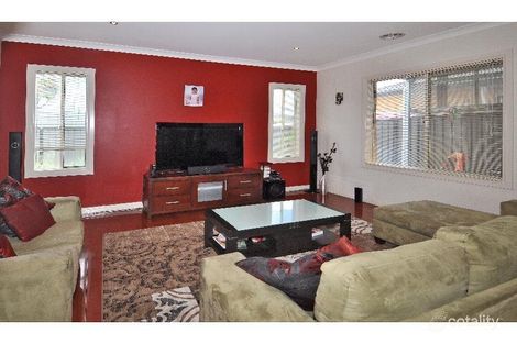 Property photo of 11 Bateman Close Derrimut VIC 3026