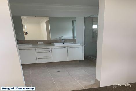 5 Foxtail Gr, Wandi, WA 6167