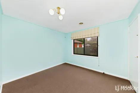 Property photo of 8 Knaggs Crescent Page ACT 2614