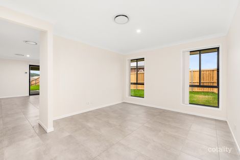 Property photo of 80 Sandpiper Circuit Aberglasslyn NSW 2320