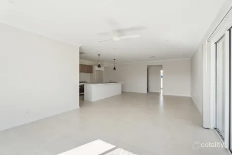 Property photo of 21 South Spring Way Nikenbah QLD 4655