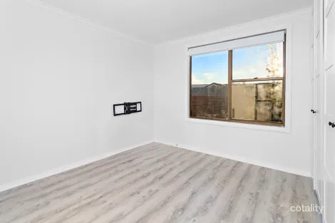 Property photo of 1 Barellan Avenue Dapto NSW 2530