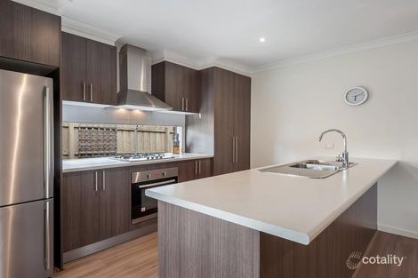 2/60 Melba Ave, Sunbury, VIC 3429