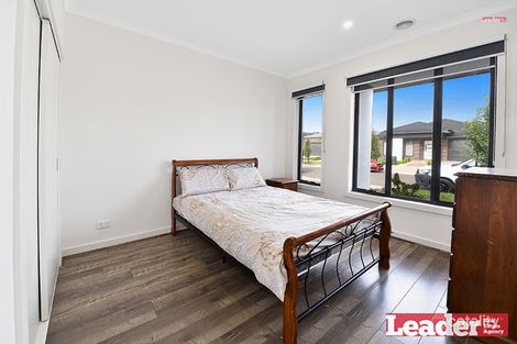 Property photo of 37 Upthorpe Way Mickleham VIC 3064