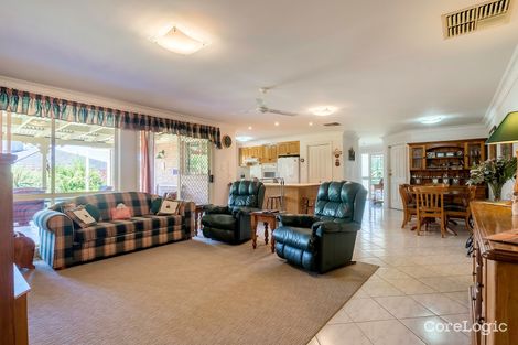 Property photo of 19 Banjos Circuit Hillvue NSW 2340