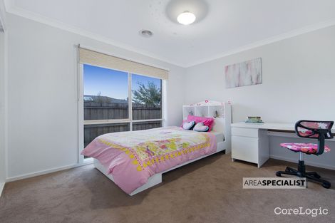 Property photo of 32 Banjo Circuit Lynbrook VIC 3975